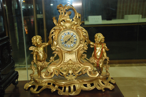 18世纪西洋鎏金钟54×60cm.